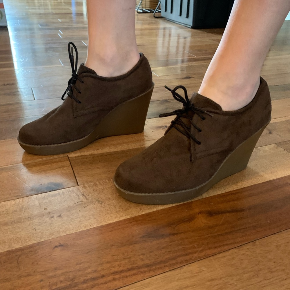 Sz 10 ladies brown wedge booties